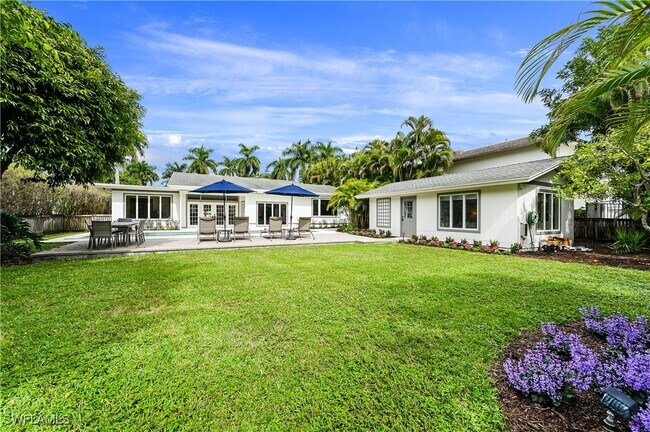 134 16th Ave S in Naples, FL - Building Photo - Building Photo