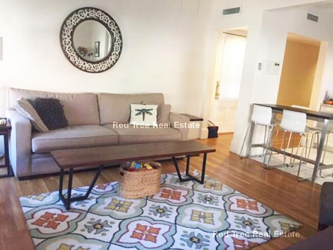 12 Dean Rd, Unit 1 in Brookline, MA - Building Photo - Building Photo