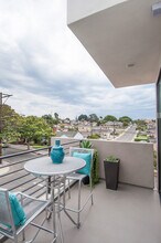 909 Pepper St in El Segundo, CA - Foto de edificio - Building Photo
