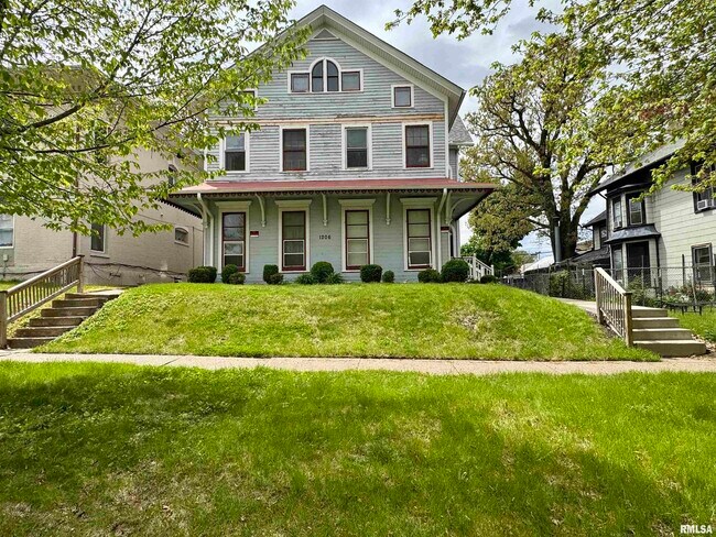 property at 1206 N Perry St