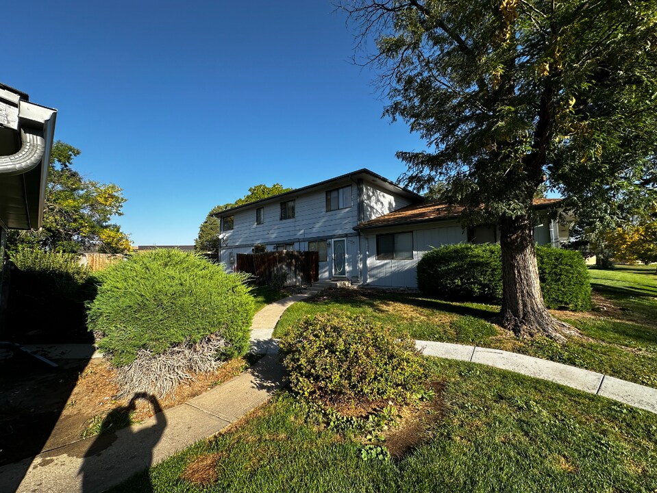 1329 S Chambers Cir-Unit -D in Aurora, CO - Building Photo