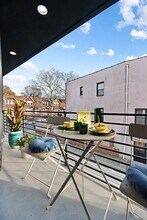 2454 E 15th St, Unit 1A in Brooklyn, NY - Building Photo - Building Photo