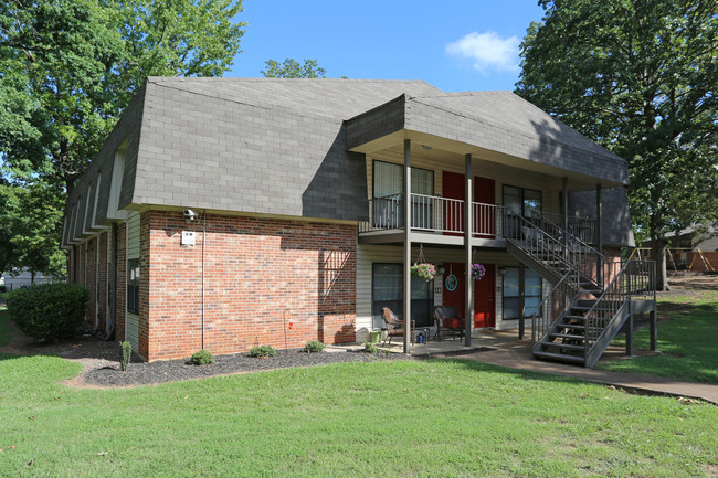 Southern Oaks Village in Florence, AL - Foto de edificio - Building Photo