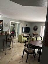 15231 SW 80th St, Unit Kendall Lake Towers in Miami, FL - Building Photo - Building Photo