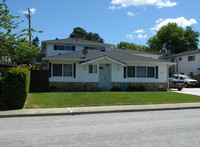 1045 Williams Way in Mountain View, CA - Foto de edificio - Building Photo