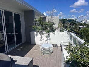 1000 99th St, Unit 5 in Bay Harbor Islands, FL - Building Photo - Building Photo