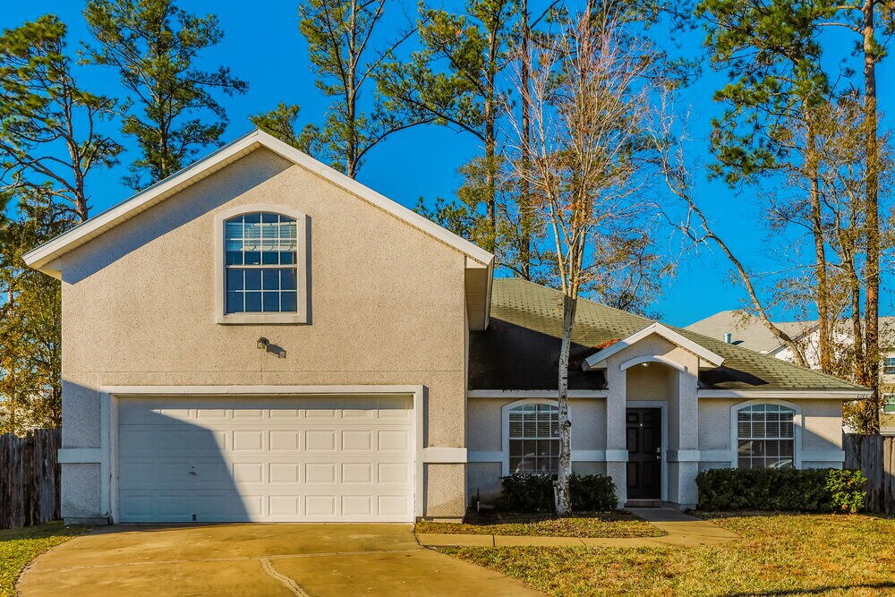 1211 Summer Springs Drive in Middleburg, FL - Foto de edificio