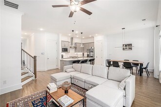 2762 Bell Dr SE in Smyrna, GA - Building Photo - Building Photo