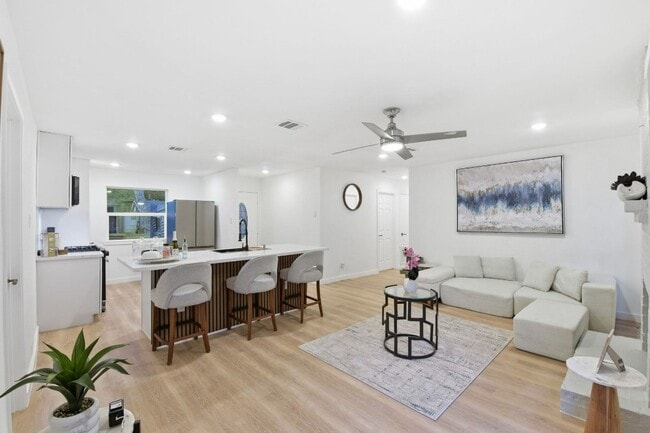 property at 5207 Ridgeton Dr