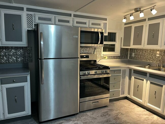 property at 3189 Eastview Rd