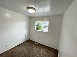 549 Stringham Ave in Salt Lake City, UT - Building Photo - Building Photo