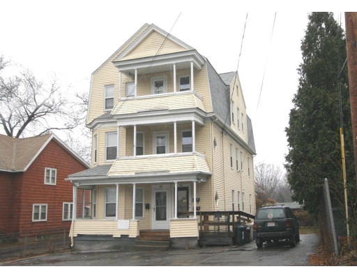 96 Hilton St in Chicopee, MA - Building Photo