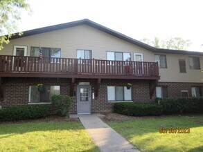 N111W15782-W15782 Vienna Ct in Germantown, WI - Building Photo - Building Photo