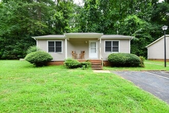 2002 Hummingbird Ct in High Point, NC - Building Photo - Building Photo