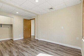 66 Cazenovia St, Unit 1 in Buffalo, NY - Foto de edificio - Building Photo