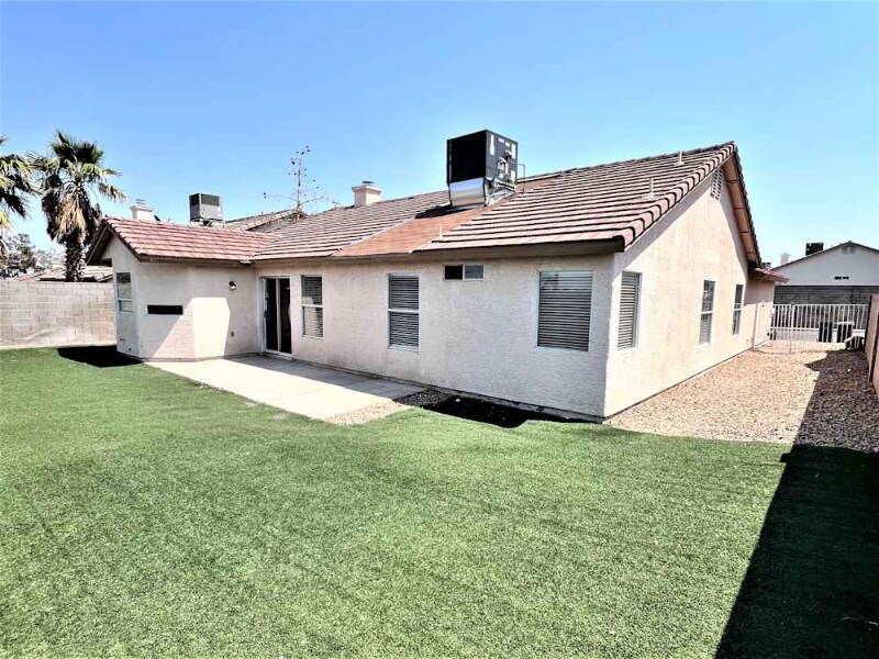 510 Calypso Dr in Henderson, NV - Building Photo