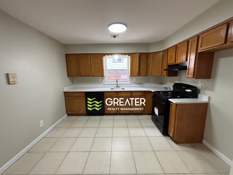 193 Renner Ave, Unit 2 in Newark, NJ - Foto de edificio