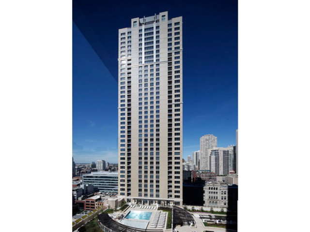 property at 71 W Hubbard St