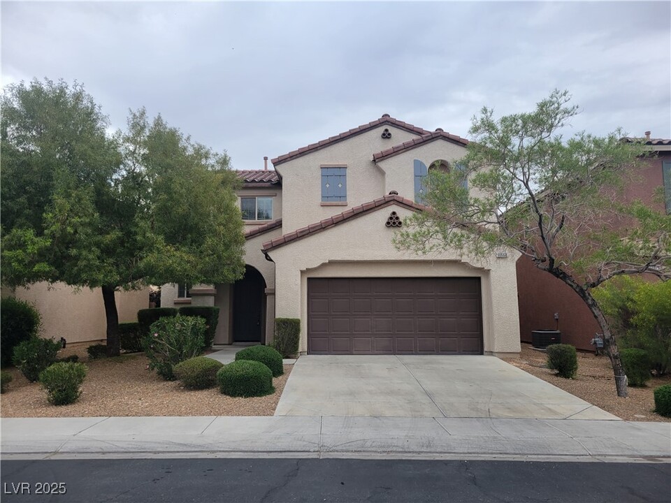10668 Moss Lake St in Las Vegas, NV - Foto de edificio