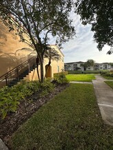 8060 N Nob Hill Rd in Tamarac, FL - Building Photo - Building Photo