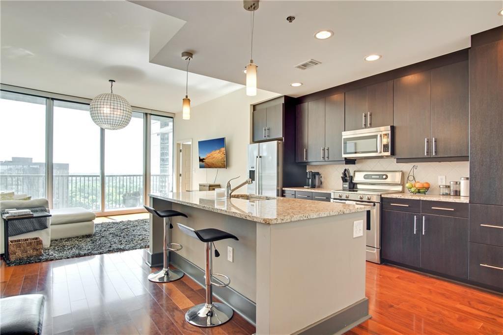 1080 Peachtree St NE in Atlanta, GA - Building Photo