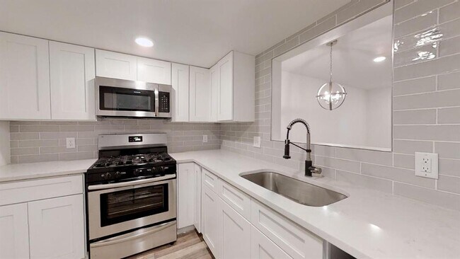 1913 Hearthstone Dr in Austin, TX - Building Photo - Building Photo