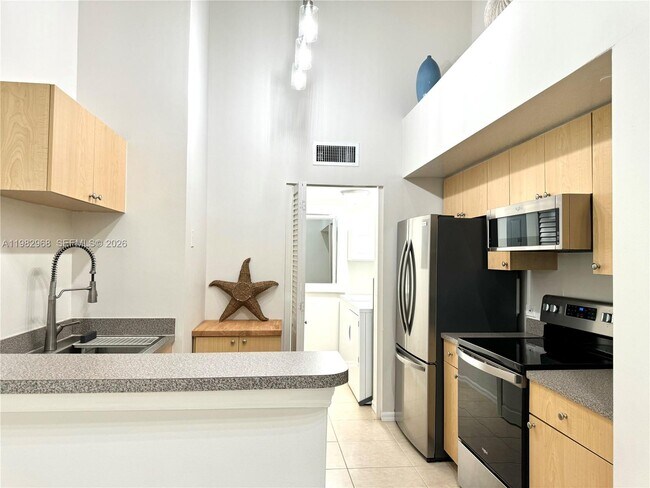 1020 Villa Cir in Boynton Beach, FL - Building Photo - Building Photo