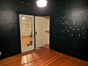 2405 NE 49th Ave in Portland, OR - Foto de edificio - Building Photo