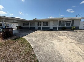 1726 Bikini Ct in Cape Coral, FL - Building Photo