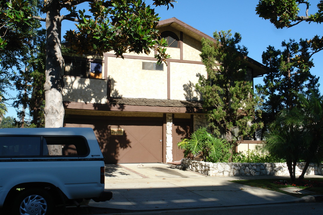 4708 Vista Del Monte Ave in Sherman Oaks, CA - Building Photo