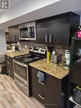 807 Greenfield Crescent in Newmarket, ON - Building Photo - Building Photo