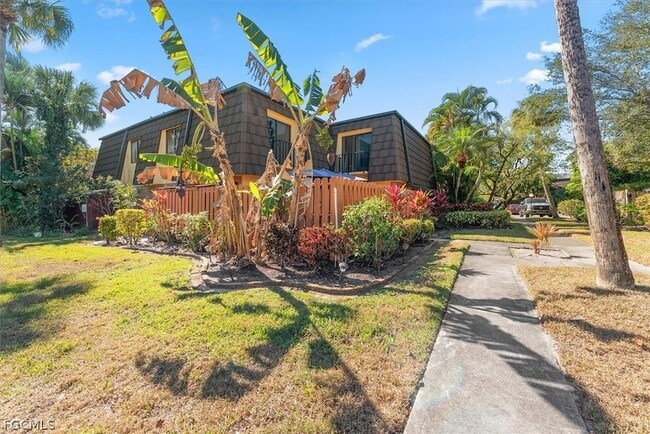 4029 Sandlewood Ln in Ft. Myers, FL - Building Photo - Building Photo