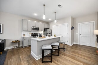 Residences at Topiary Park in Columbus, OH - Foto de edificio - Building Photo