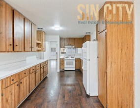 2366 Aqua Vista Ave in Henderson, NV - Building Photo - Building Photo