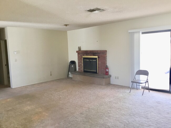 2020 Neptune Ave in Joshua Tree, CA - Building Photo - Building Photo