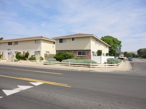 Fifth Street Townhomes in Carson City, NV - Building Photo - Building Photo