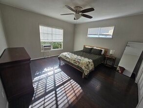 10608 Georgian Dr in Austin, TX - Building Photo - Building Photo