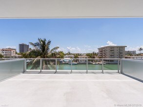 8425 Crespi Blvd-Unit -#3044 in Miami Beach, FL - Building Photo - Building Photo