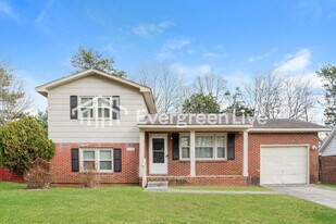 3216 Teton Dr NW in Huntsville, AL - Building Photo