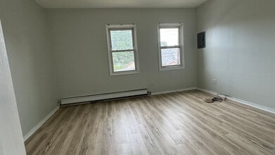34 W 10th St in Linden, NJ - Building Photo - Building Photo