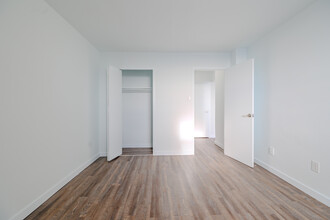 250 Frederick St in Kitchener, ON - Building Photo - Interior Photo