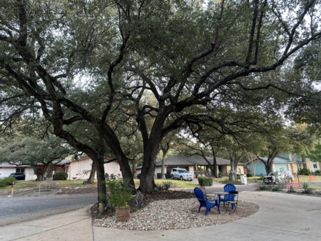 9106 Rockcrest Cir in Austin, TX - Building Photo - Building Photo