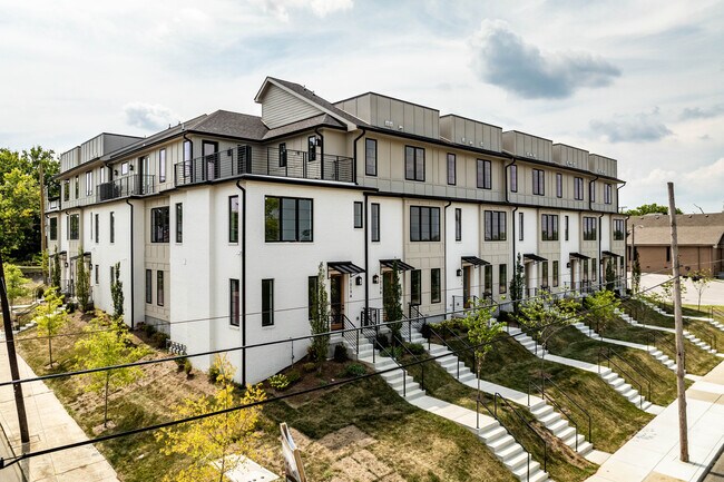 1017-1021 12th Ave N