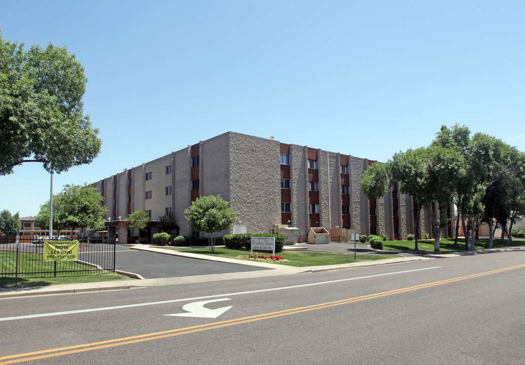 Broadway Terrace Apartments in Phoenix, AZ - Building Photo