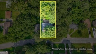 2430 Hanford Dr SW in Atlanta, GA - Building Photo
