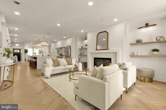 1706 Bay St SE in Washington, DC - Building Photo - Building Photo