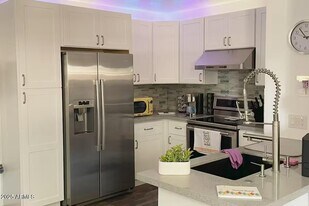 16627 N 45th Pl in Phoenix, AZ - Building Photo