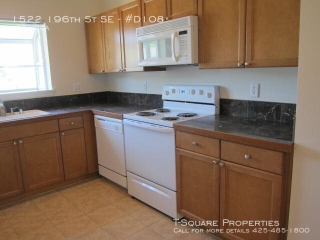 1522 196th St SE-Unit -#D108 in Bothell, WA - Building Photo - Building Photo