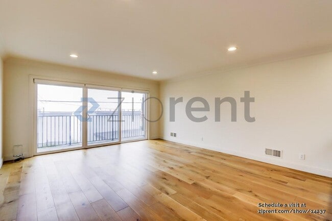 18 Perego Terrace in San Francisco, CA - Building Photo - Building Photo