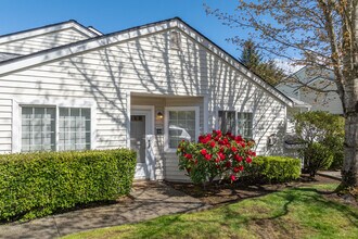 Newport Cove Condominiums in Everett, WA - Building Photo - Building Photo